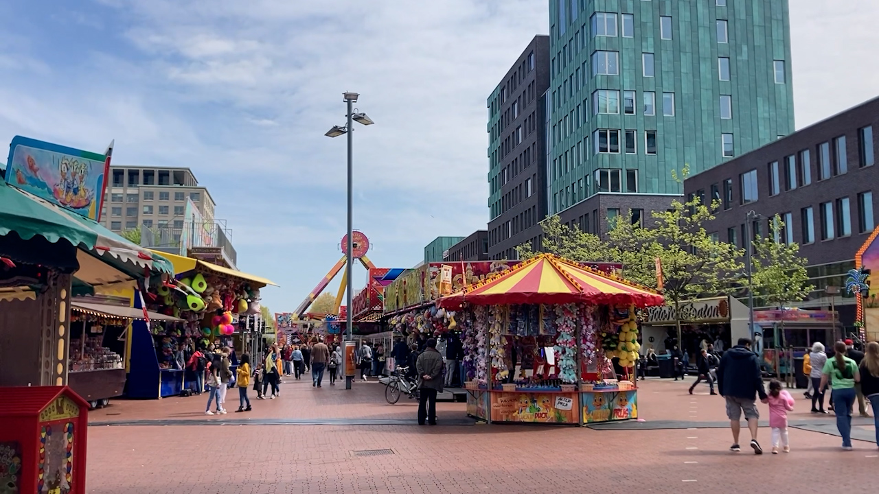 Amstelveners razend enthousiast om na 2 jaar te genieten van de kermis